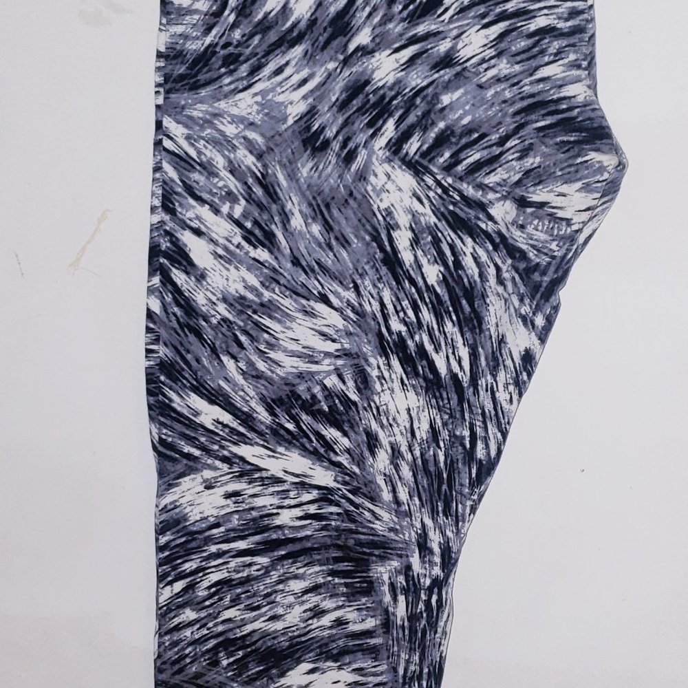 NEW! Women's Patterned Leggings! Sz XL